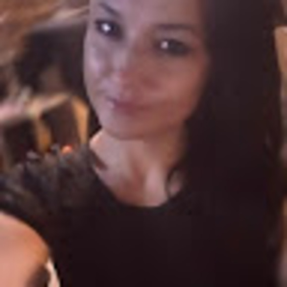 Meet your Posher, Cassia - Picture 1 of 1